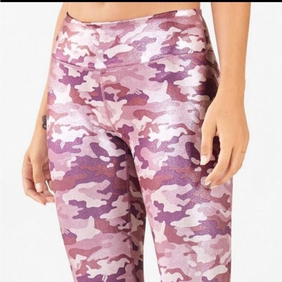 Fabletics Define Mid-Rise PowerHold Legging Pink Shine Camo Shimmer Small Active - Picture 4 of 13